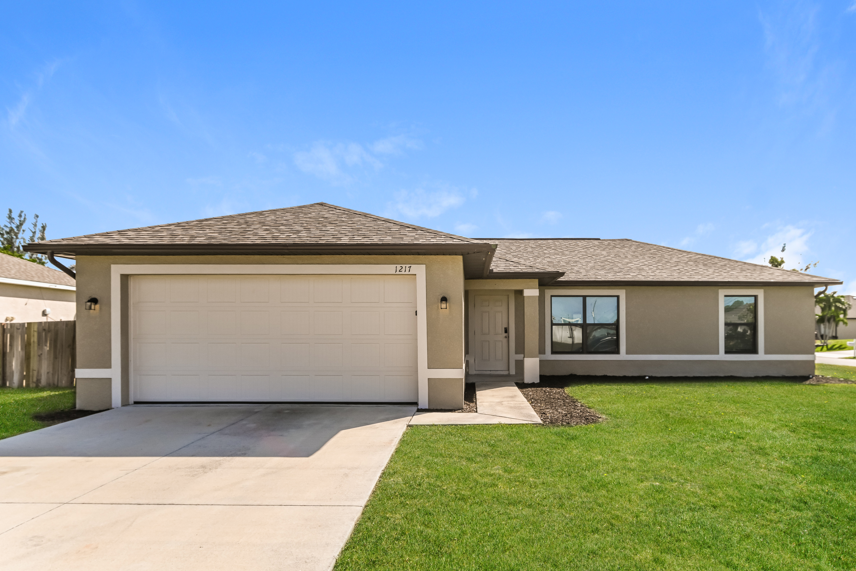 1217 SW 9th Ave Cape Coral, FL 33991